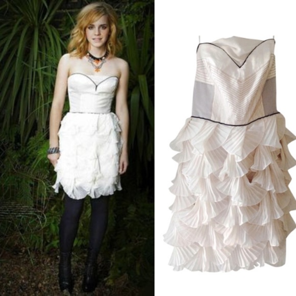 BCBGMaxAzria Dresses & Skirts - NWT BCBGMaxAzria Cream Runway Pleated Dress Sz 4